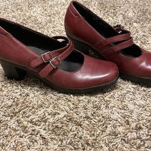 Clarks Mary Jane Heels
